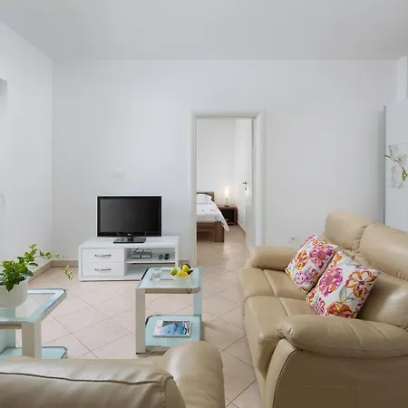 Apartment Paradiso - Ravni