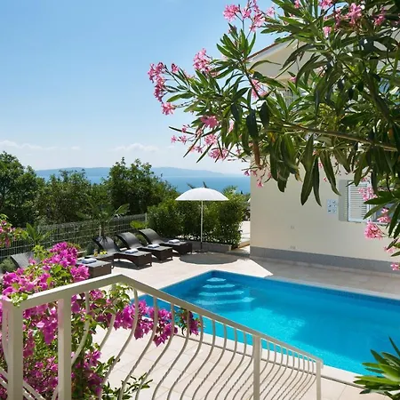 Apartment Paradiso - Ravni